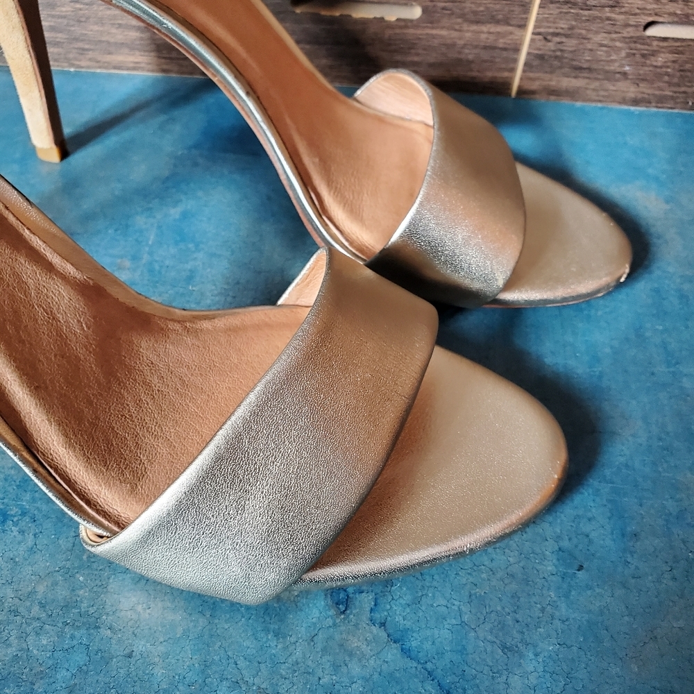 Joie Jaclyn Two Tone gold Ankle Strap Nude Sandal 4" Heel Leather Sole - Picture 5 of 11